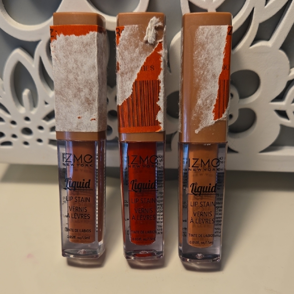 New Izme Liquid Lip Stain - Red And Pinks